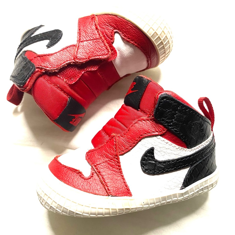 at3745 601 | gym red/white/black Jordan 1s